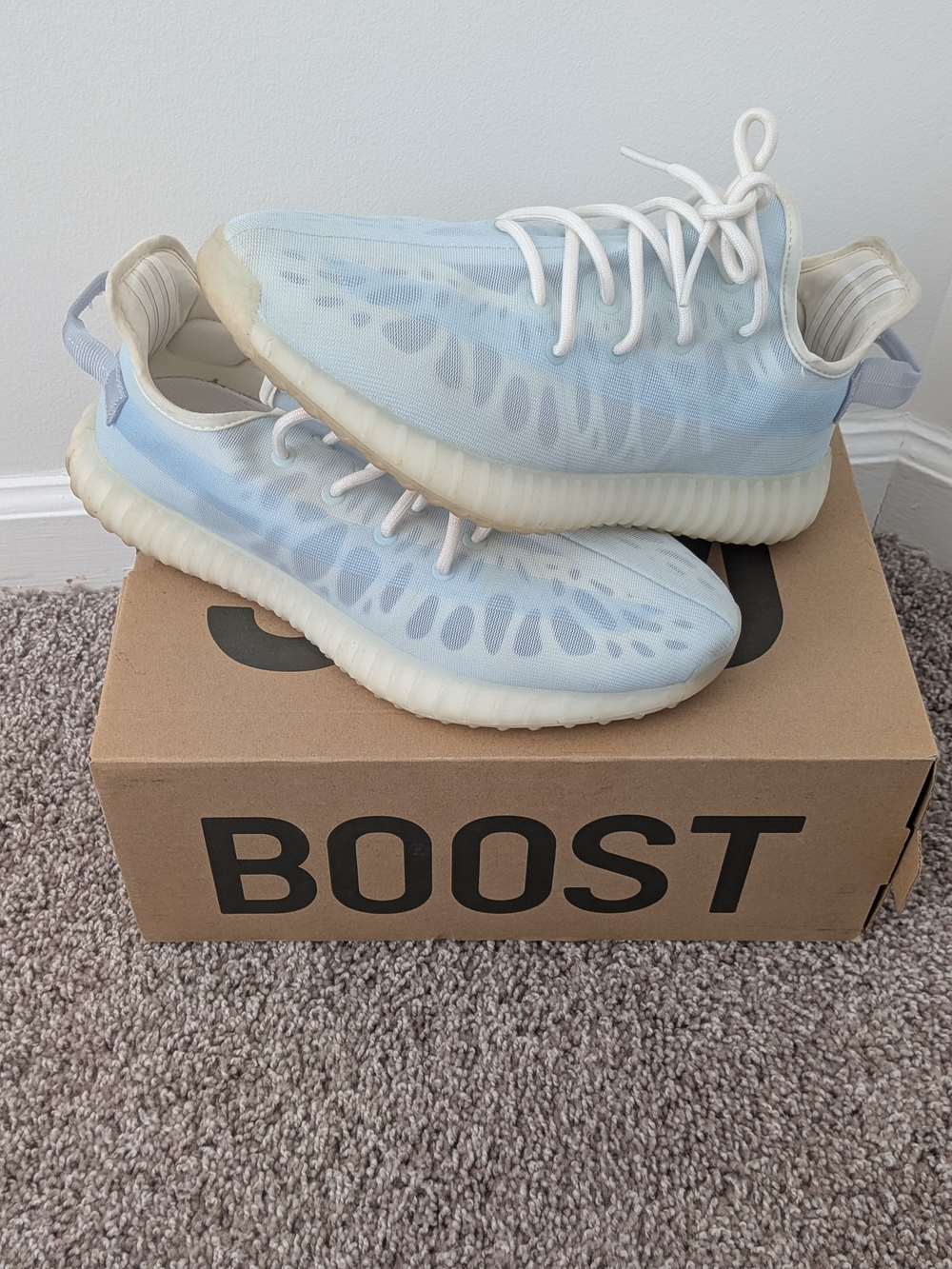 Men's Icy Blue Yeezy's